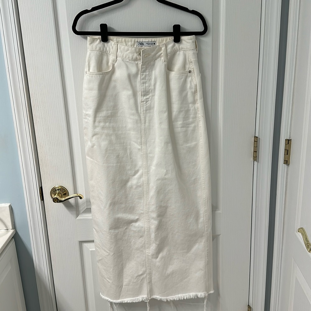 Zara Size M White Denim Skirt